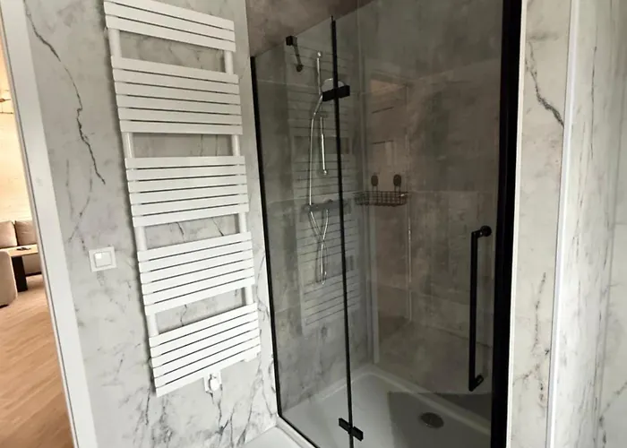 Bobrowa Przystan * ブンツラウ