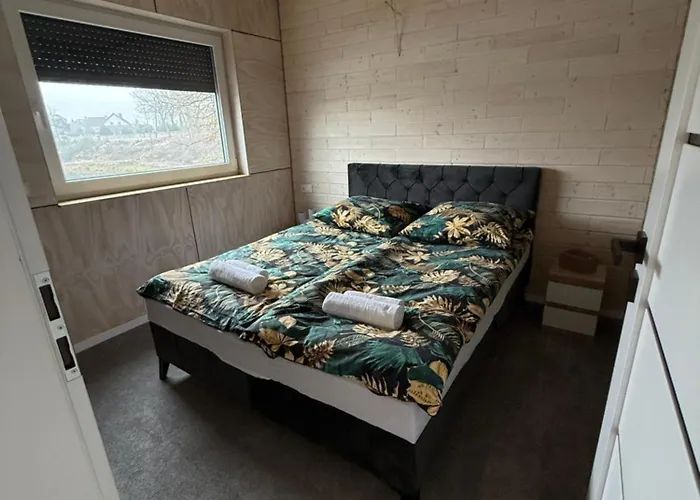 Bobrowa Przystan * ブンツラウ